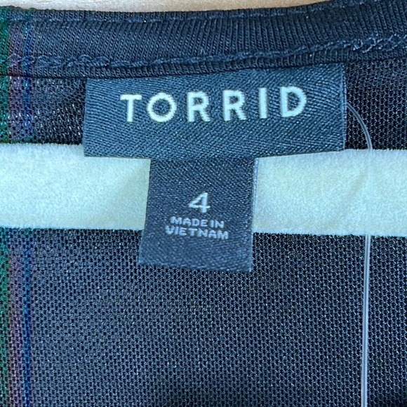 Torrid Size 4 Surplice Strappy Bodysuit in Lace Black - Picture 8 of 13